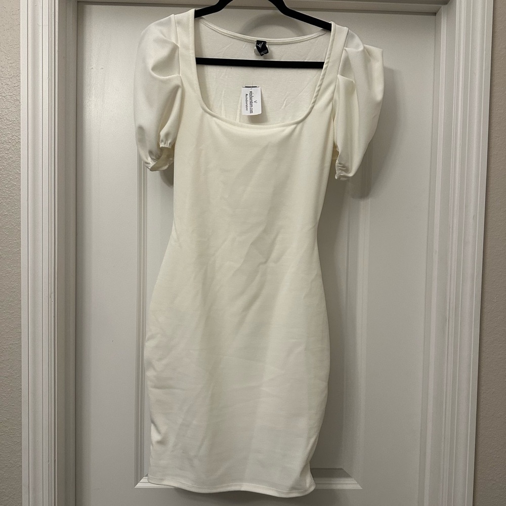 Elegant White Puff Sleeve Dress